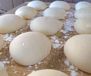 お正月のお年玉の由来はお餅？　無事に１年を過ごせるよう願いを込めて