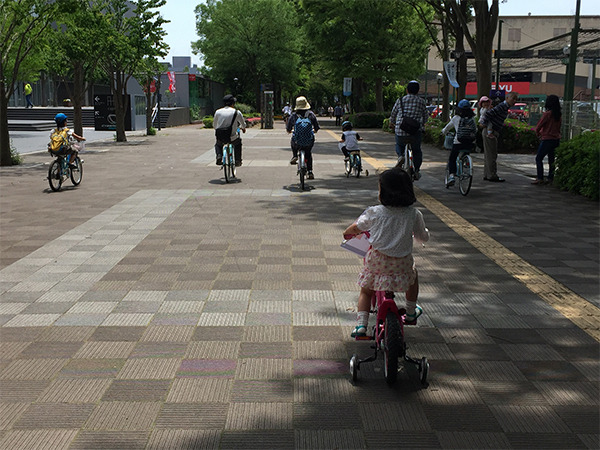 ”自転車のまち つくば”在住ライターのレポート。　自転車公道デビュー前に教えたい、交通ルールとマナー