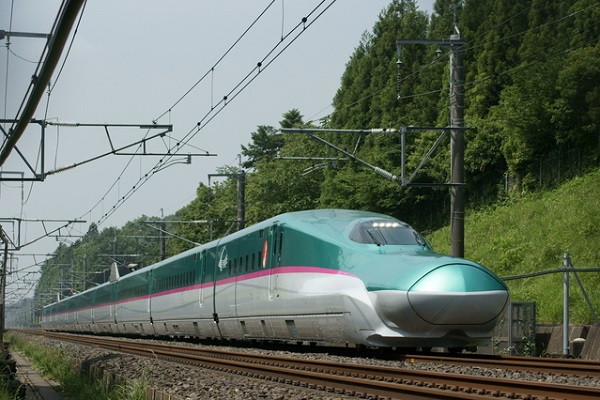 電車や飛行機でぐずらない！子どもと長距離移動の準備とコツ