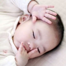 子供の指しゃぶりの何で?これでやめた!1歳、2歳、3歳原因と対策