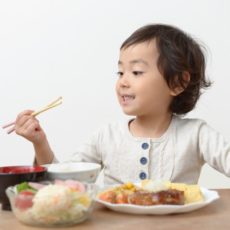 子どもの正しい箸の持ち方練習!いつから?持ち方を変えるには?