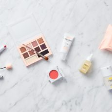 コスメ断捨離の基準は使用期限!<br>まだ使えるアイテムのアレンジ方法と収納アイディア〜ママのためのおしゃれレッスンvol.6〜