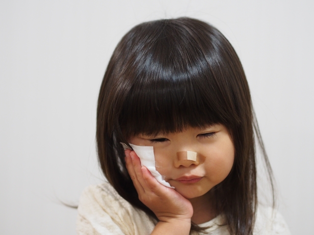 子どもが頭を打った！どこへ相談？パニックにならないために今できること