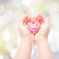 赤ちゃんと楽しむバレンタイン！ママから息子へ、娘からパパへおすすめプレゼント