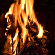 【火事対策】子どもの火遊びの原因・注意点とは？