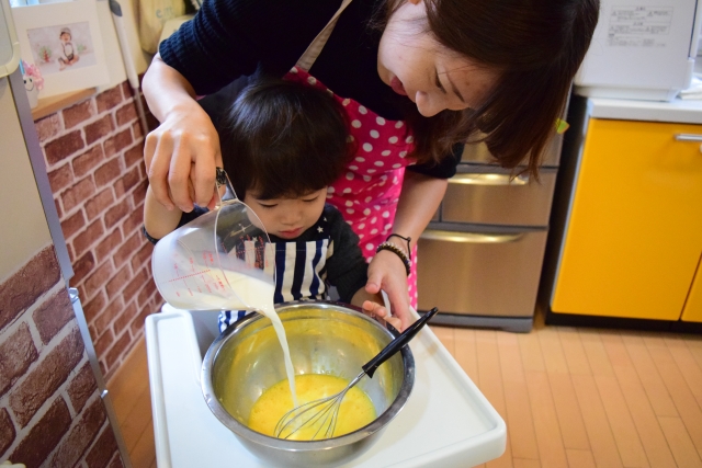 面倒な食器洗いを時短！親子で簡単ホットケーキ作り