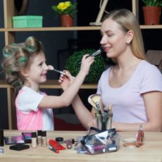 ママみたいにお化粧したい!子ども向けメイクグッズ