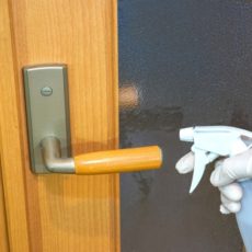 100円のスマホ・ドアノブ非接触グッズ