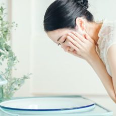 夏の肌トラブル 角質肥厚が原因かも?お手入れの方法をご紹介します