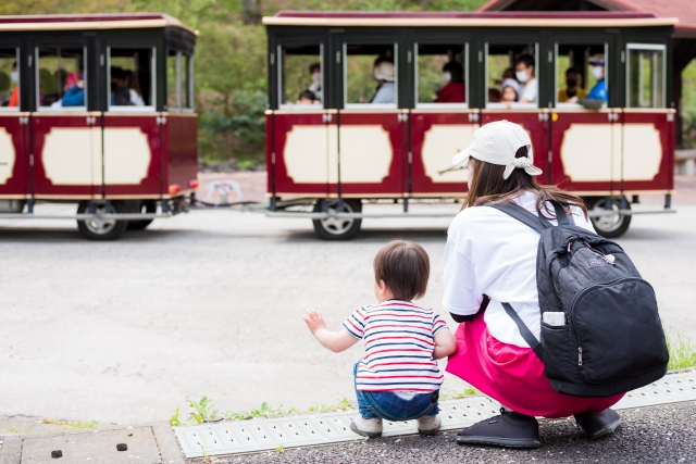 2歳以下の入園料・アトラクション料金無料の東京の遊園地・5選！</br>年齢・身長制限のない乗り物一覧