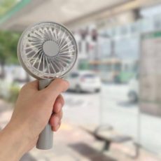 ハンディ扇風機の正しい使い方は？注意点と快適に使える方法を紹介